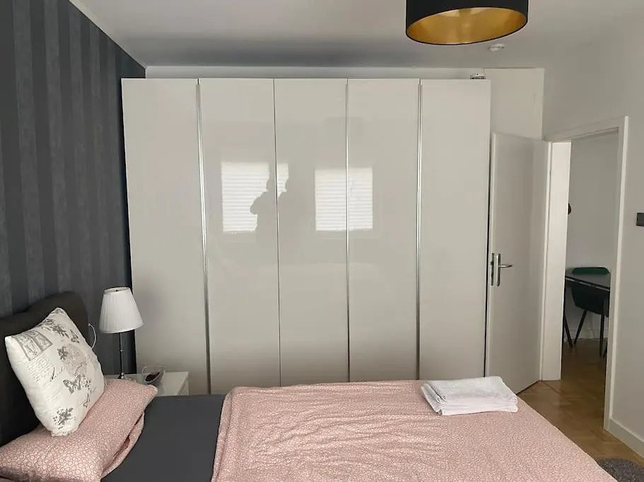 Schoene 2 Zimmer Wohnung In Stuttgart-West 0*, Stuttgart Germany